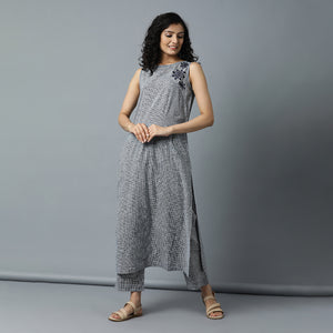 S/L A-line Embro Checks Kurta and striper Pants Set