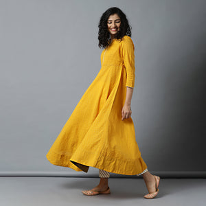 Semi-Bias Ghera Mangalgiri Zari Checks Sunshine Yellow Kurta & Ivory Gota Pants Set